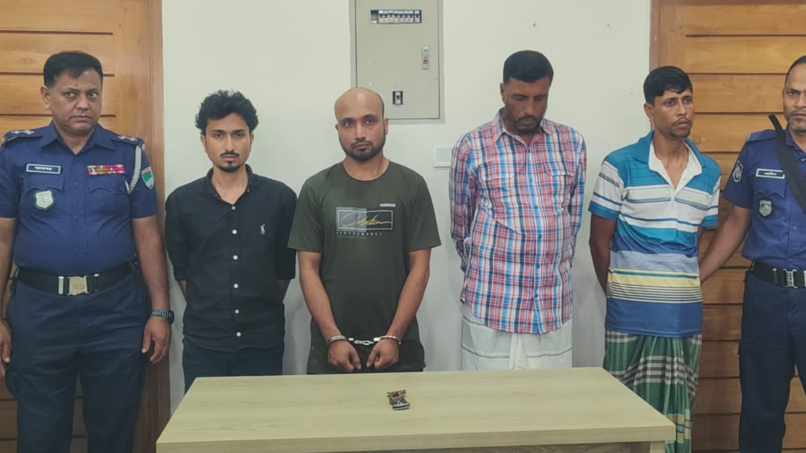 বাগেরহাটের আইনজীবী শান্ত হত্যা মামলার প্রধান আসামিসহ ৪ জন গ্রেপ্তার